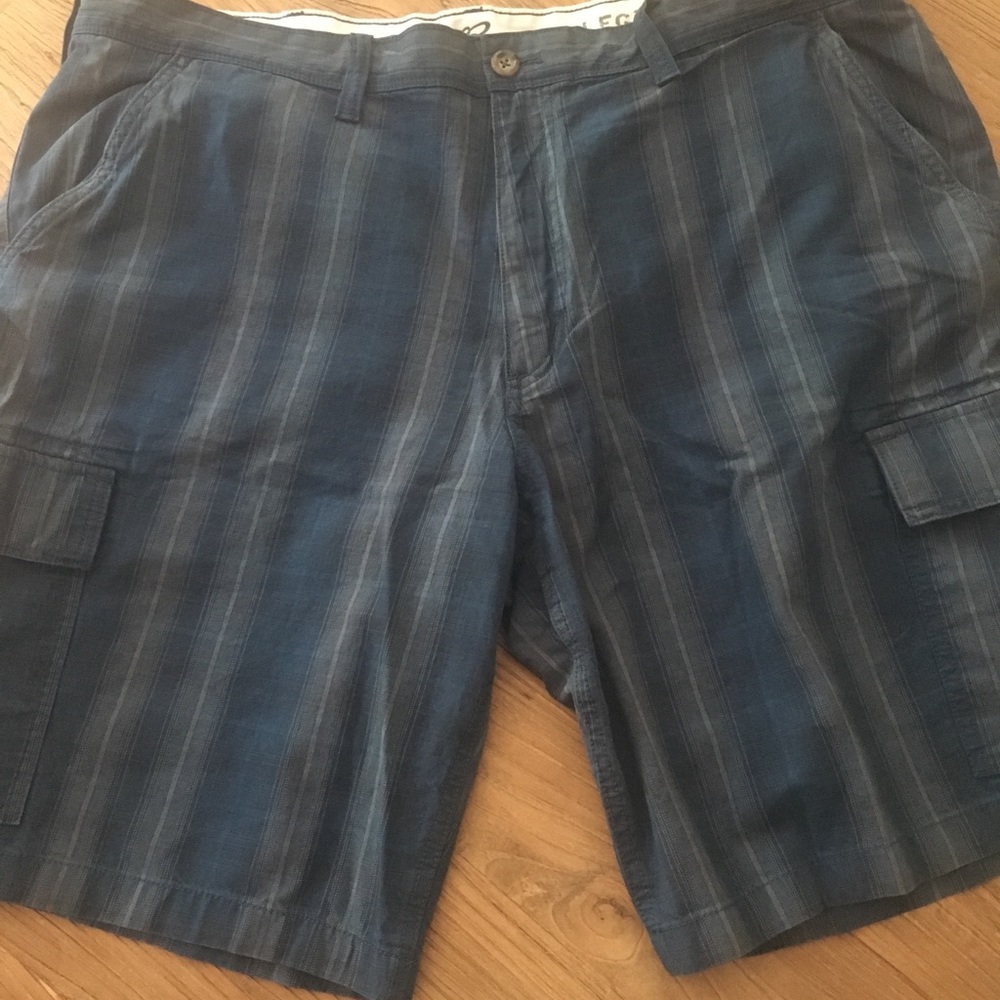 Eddie Bauer Men’s Cargo Shorts- 42 waist
